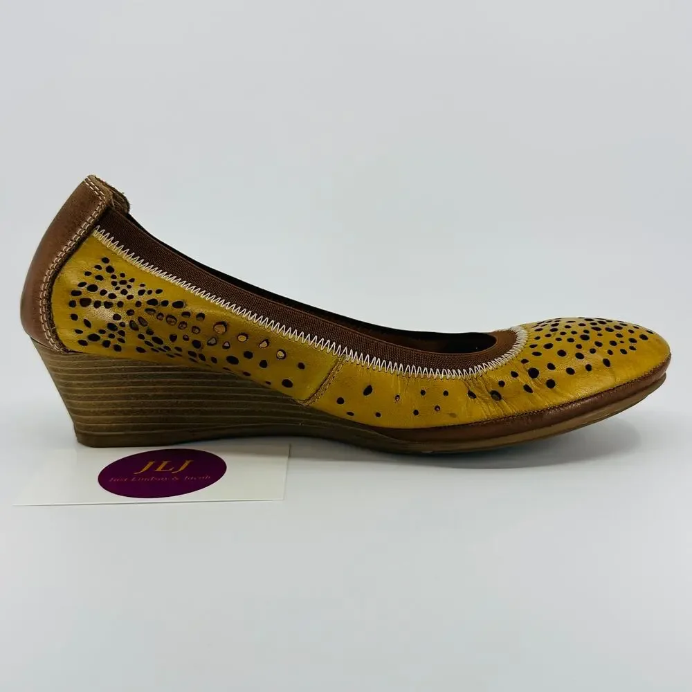Pikolinos Women's Trento Perforated Leather Wedge Heels Size 38 EU/ 7.5-8 US